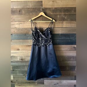 American-vintage Women's Black and Navy Dress